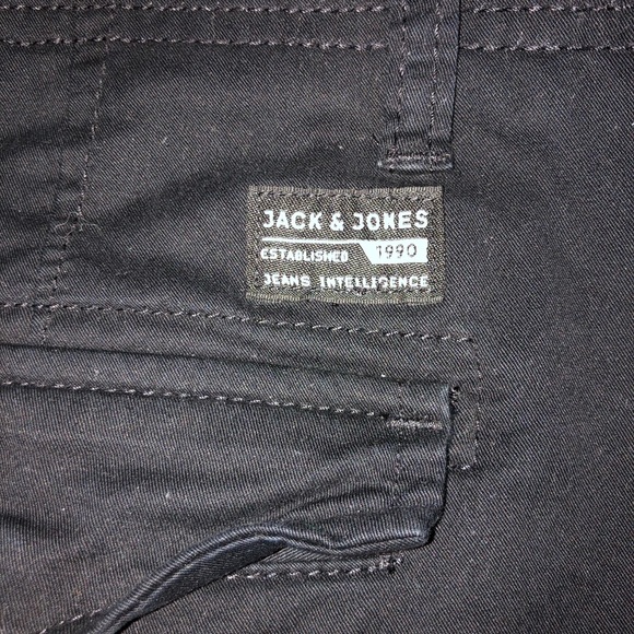 Men’s black Jack & Jones cargo pants - Picture 3 of 5